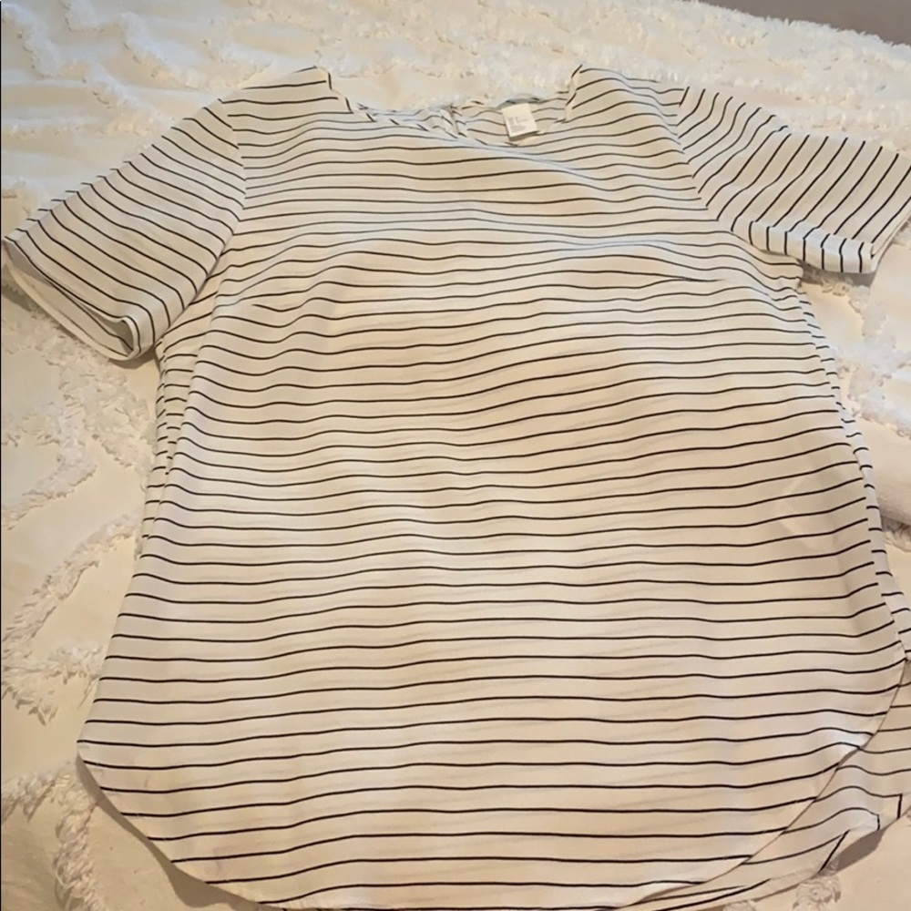 🎉SOLD LOCALLY🎉 H&M black and white stripe